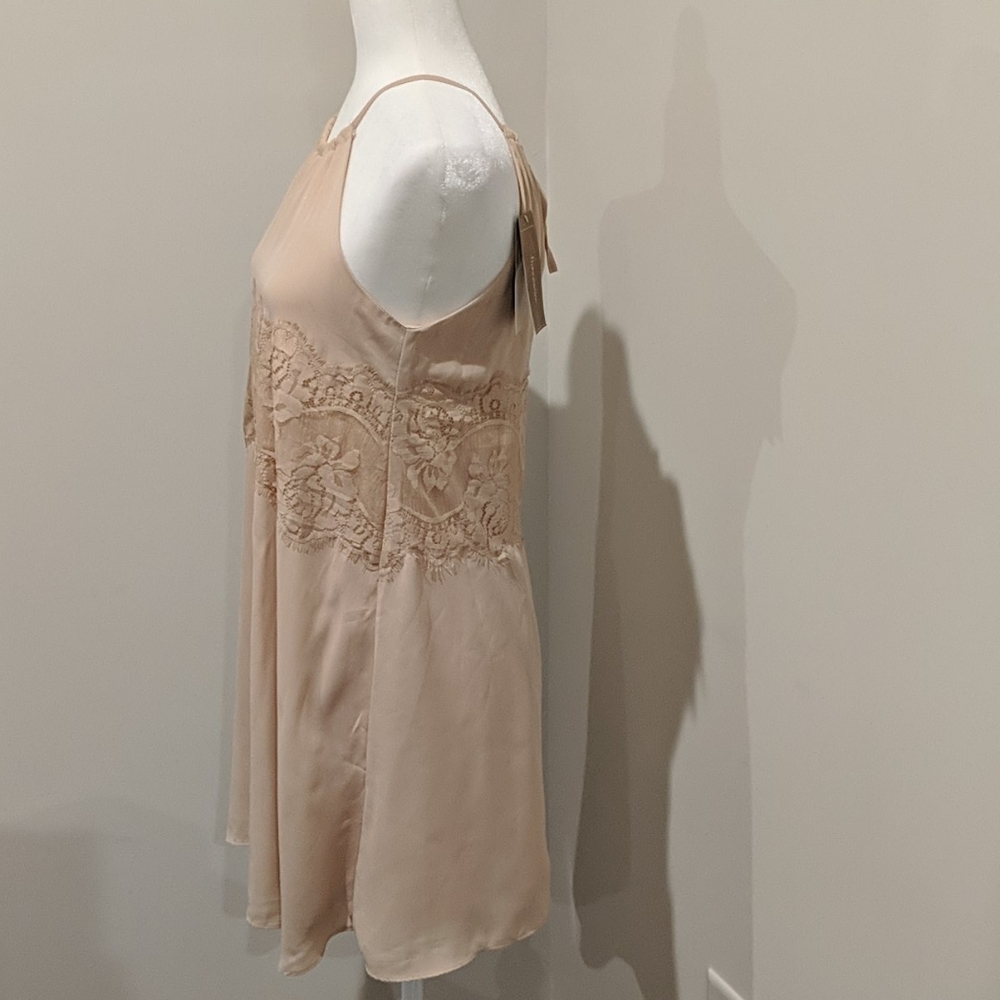 Francesca's high neck lace summer dress - Picture 3 of 4